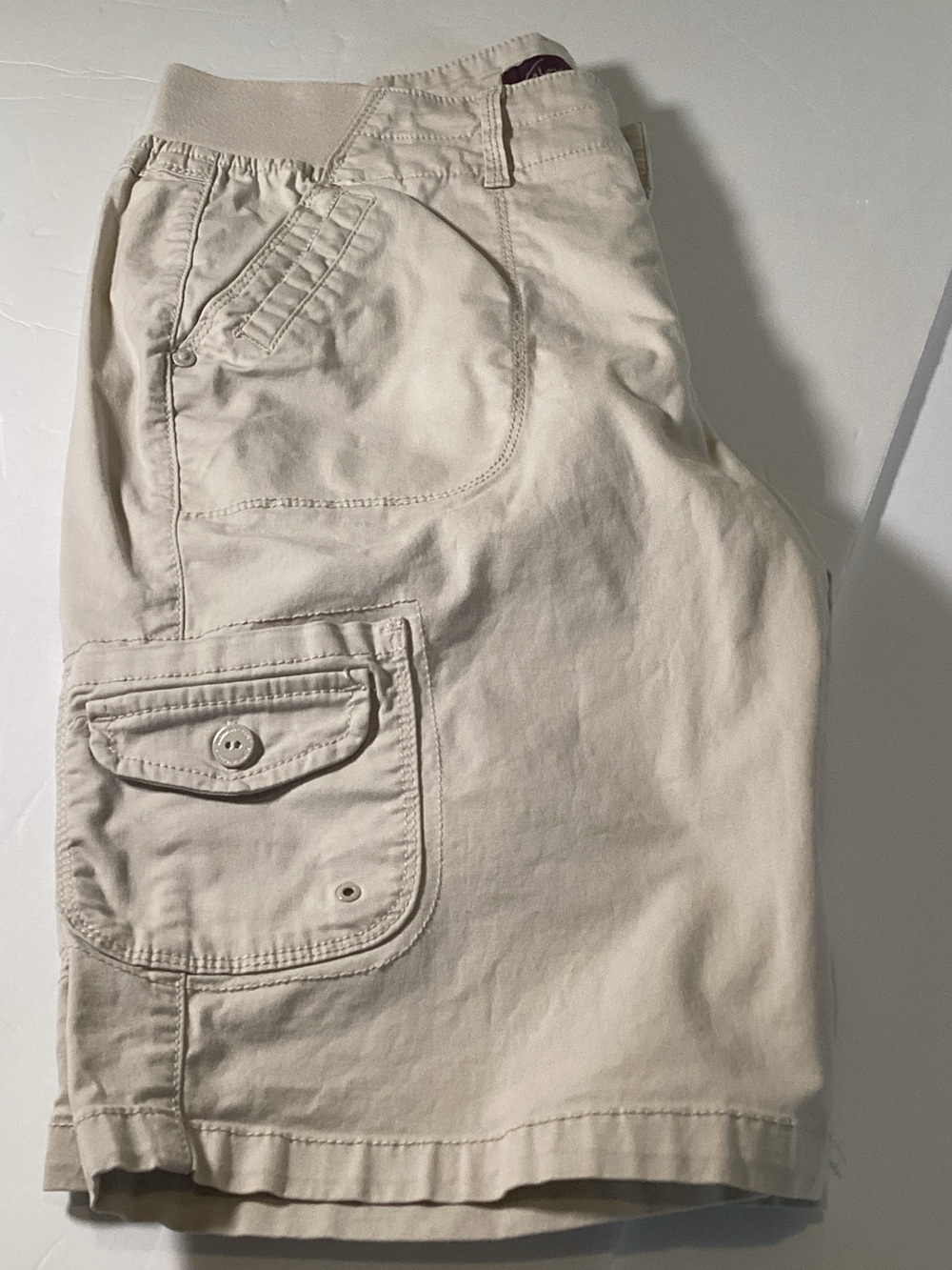 Gloria Vanderbilt Light Beige Cargo Bermuda Shorts - Picture 4 of 5